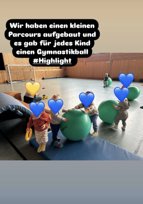 Wir gehen zum turnen in die Turnhalle