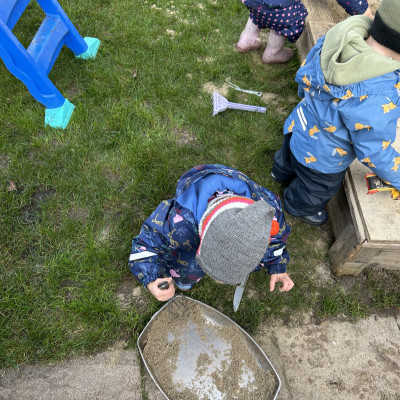 Oder spielen im Garten Oder spielen im Garten